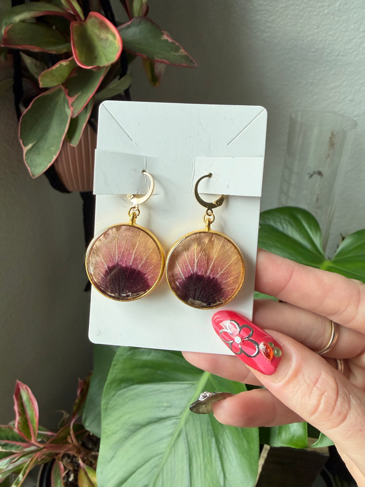 Rosé Hibiscus Round Earrings in Gold