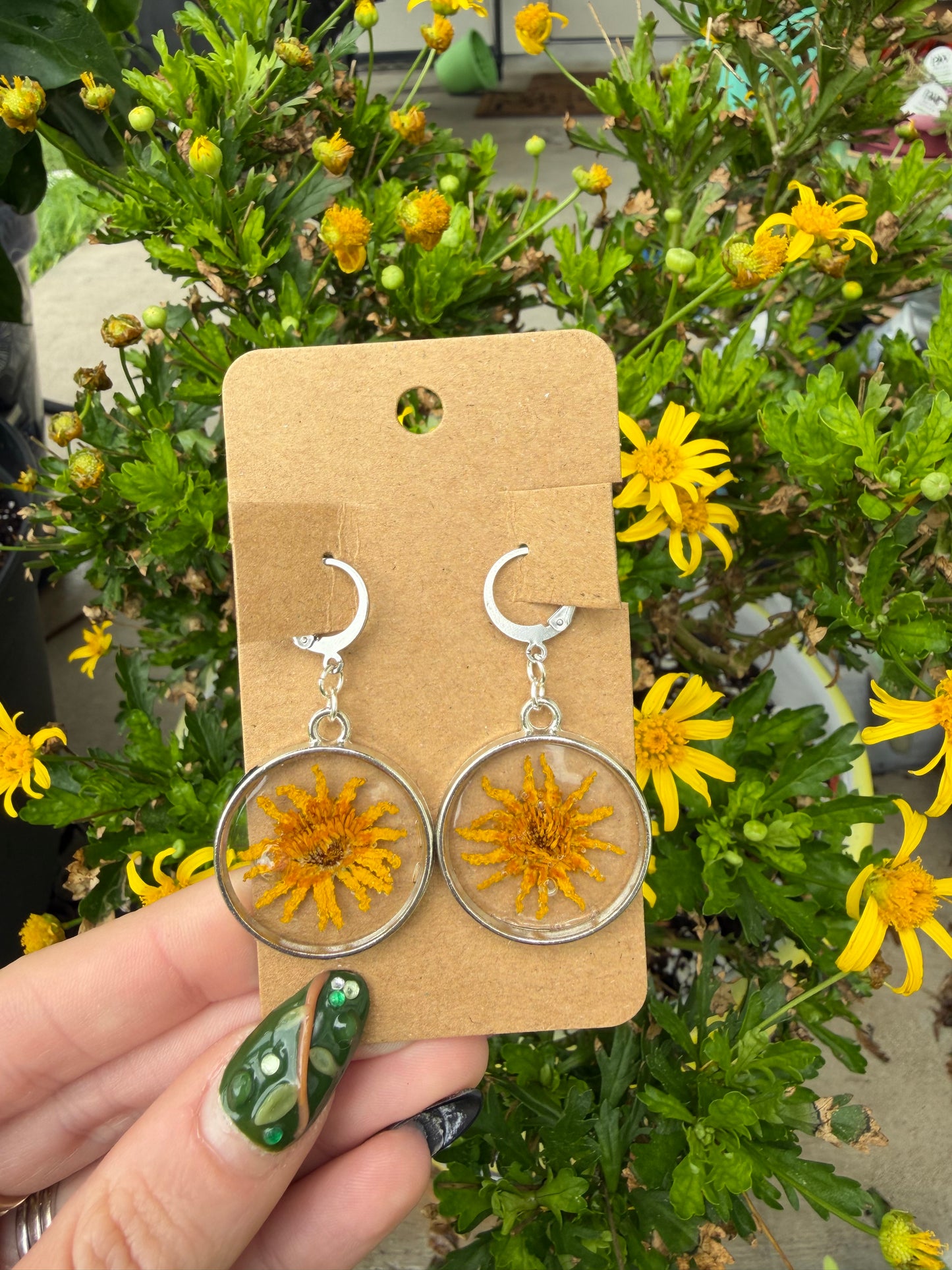 Daisy Circle Earrings in Silver