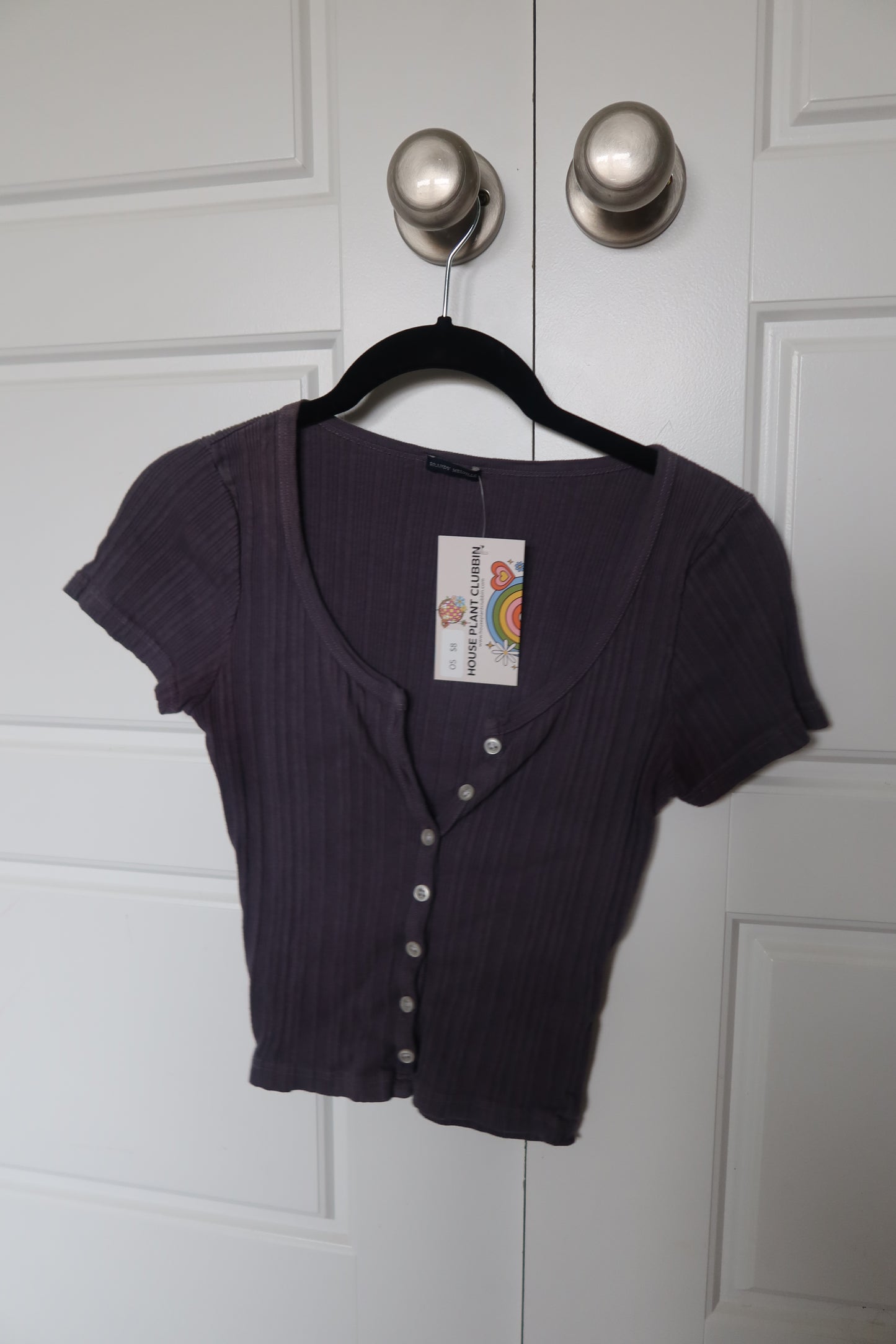 Purple Ribbed Button-Up Crop Top – by Brandy Melville
