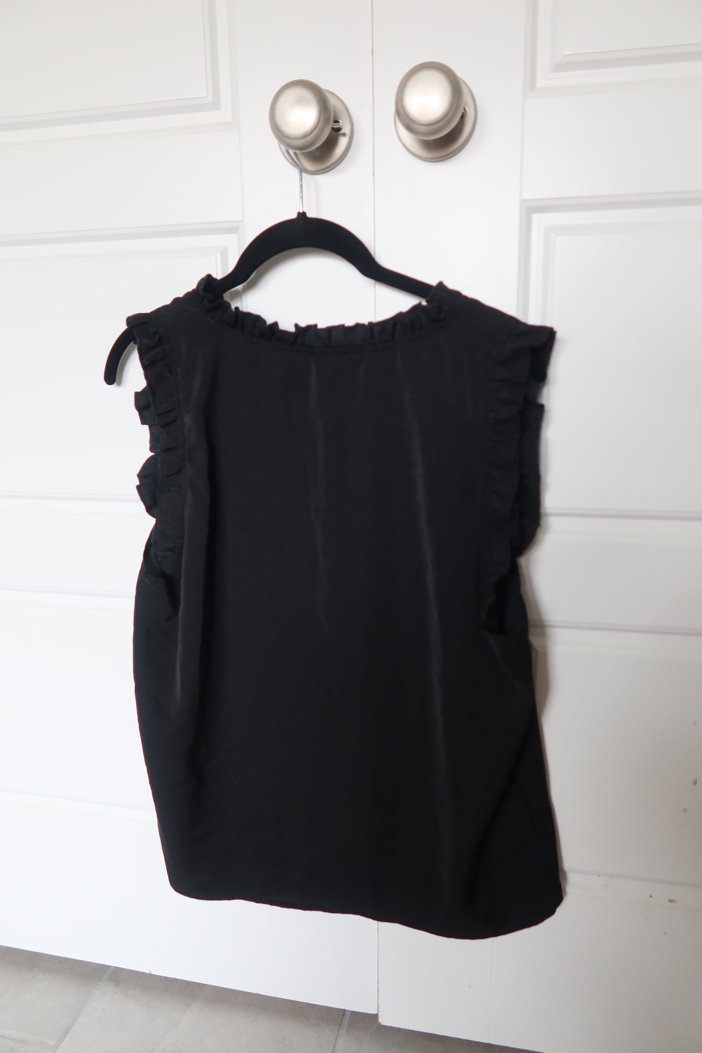 Black Front-Tie Tank Top – Size Large by Shein
