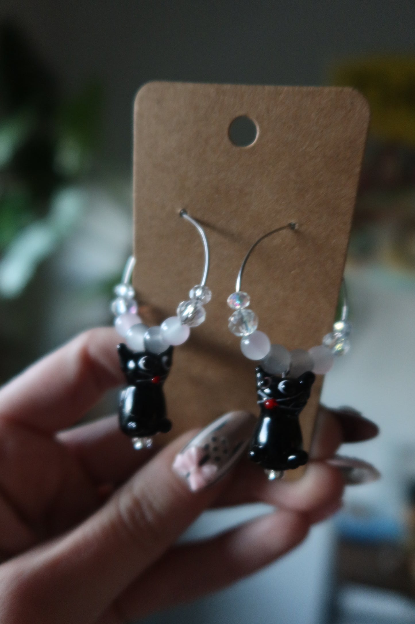 Black Cat Glass Charm Hoop Earrings – Spooky Collection