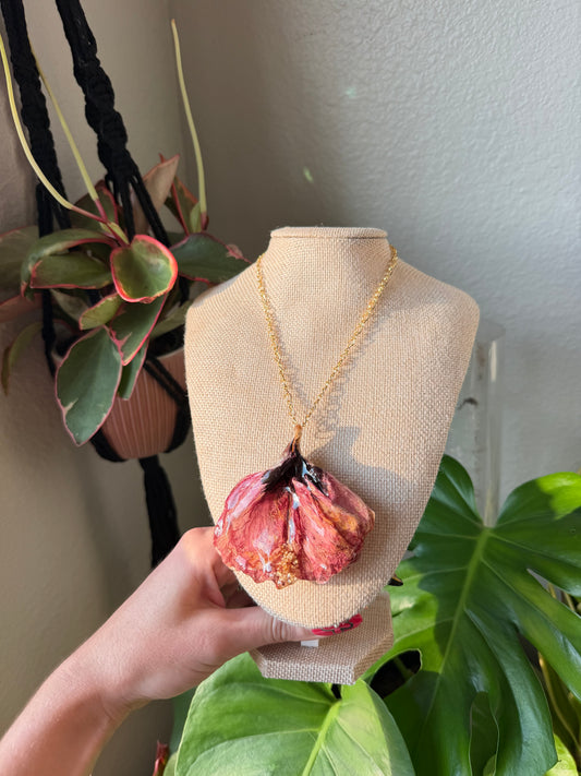 Hibiscus Bloom Necklace