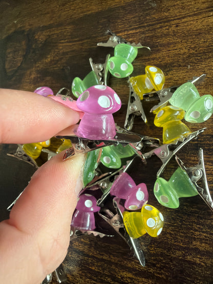 Mini Mushroom Clips