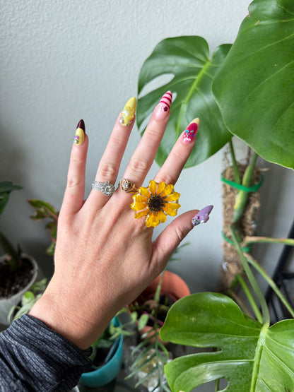 Dark Sunflower Ring - Adjustable gold stainless steel