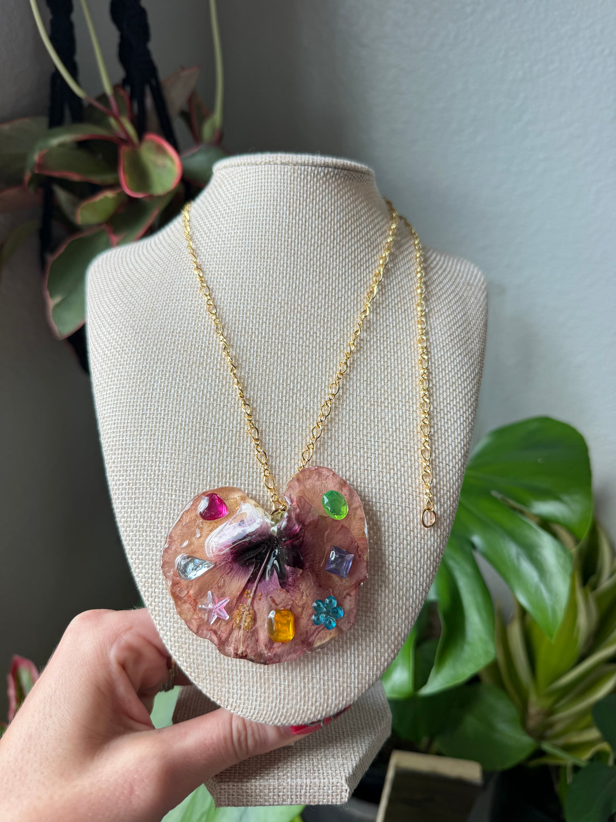 Rosé Hibiscus Bloom Necklace