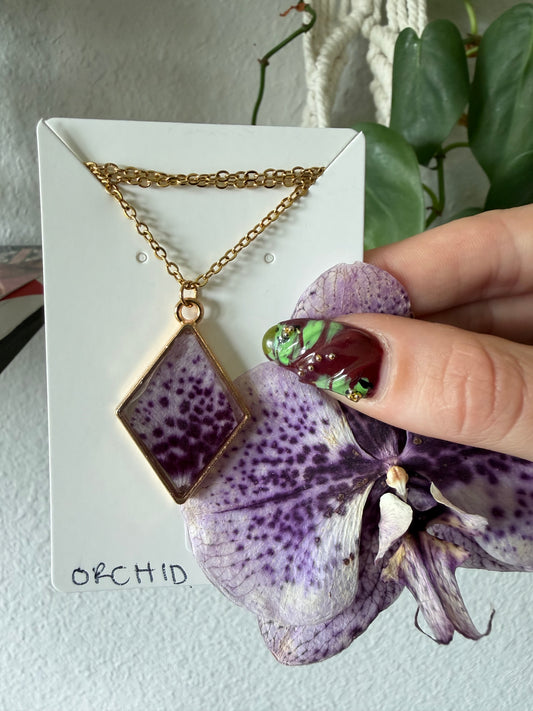 Orchid Diamond Necklace in Gold