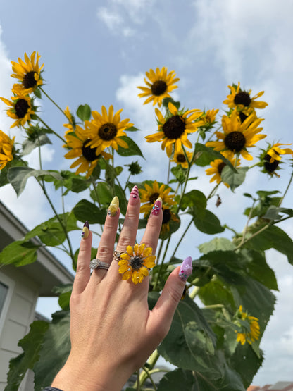 Dark Sunflower Ring - Adjustable gold stainless steel
