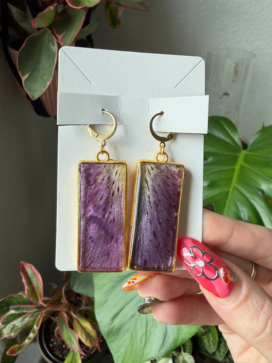 Amethyst Lily Bar Earrings in Gold