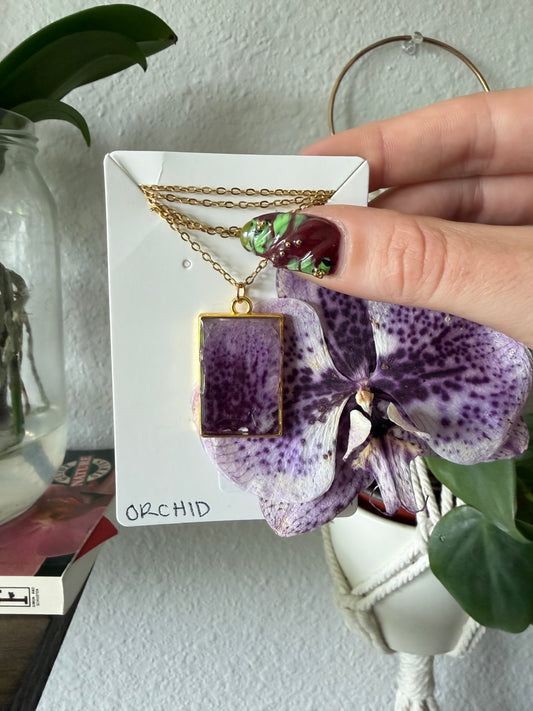 Orchid Rectangle Necklace in Gold
