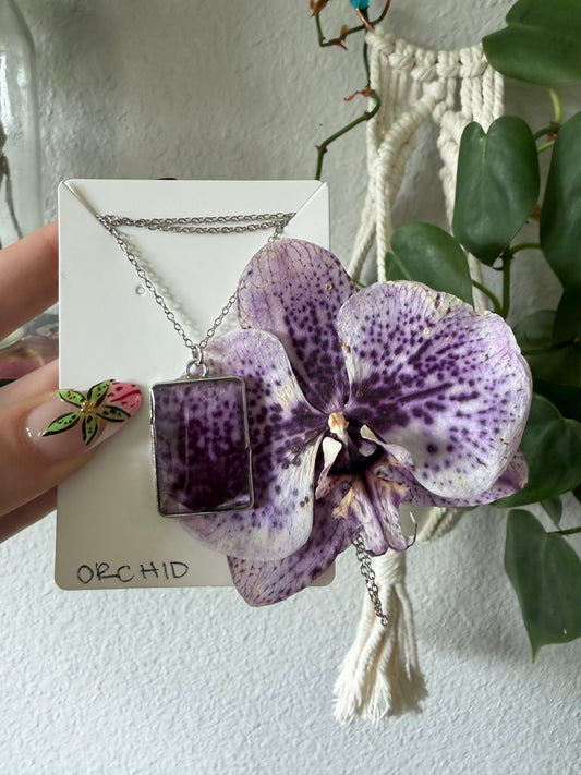 Orchid Rectangle Necklace in Silver