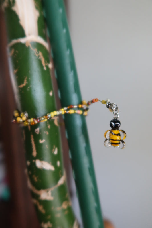 Bumblebee Plant Wrap - In the Garden Collection