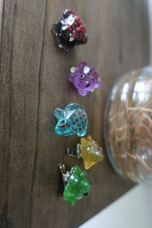 🐸 Glow Frog Critter Clips