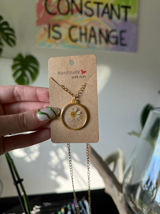 Gold Circle Daisy Necklace 16in